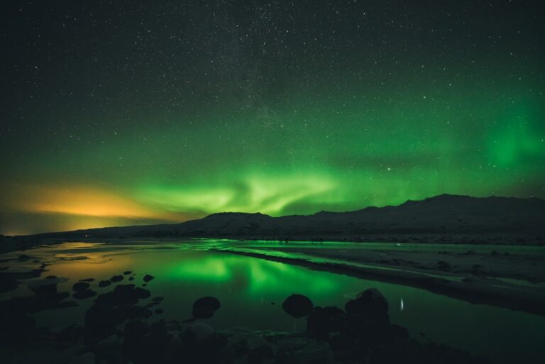 Care sunt destinațiile de vacanță unde poți admira aurora boreală Care sunt destinațiile de vacanță unde poți admira aurora boreală