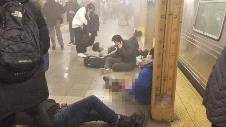 Atac armat la o statie de metrou din New York