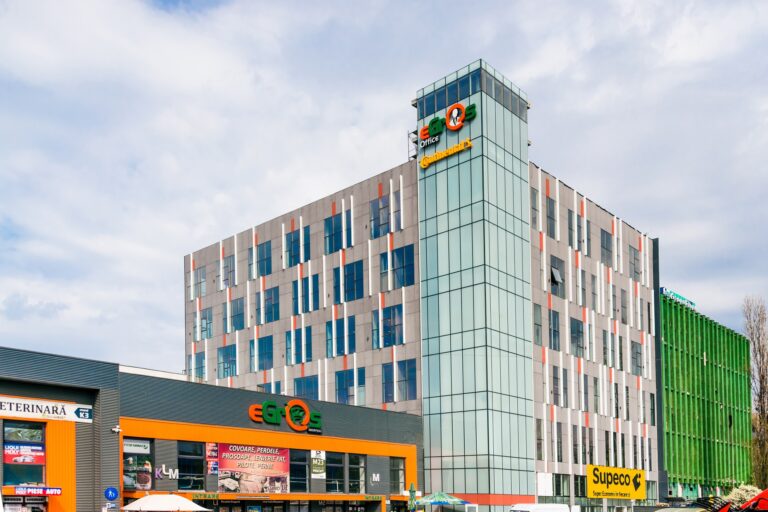 S-a vandut centrul comercial E-gros. Cine este cumparatorul surpriza