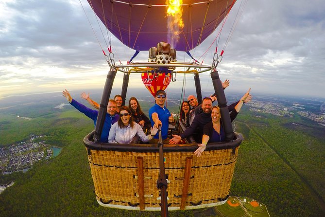 Un balon cu 12 pasageri s-a prabusit in Melbourne: „Moartea chiar nu vrea sa ma ia”